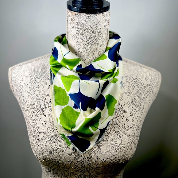 Accessories - NEW ✨Women’s silk-like, ginkgo blue and green square leaves scarf